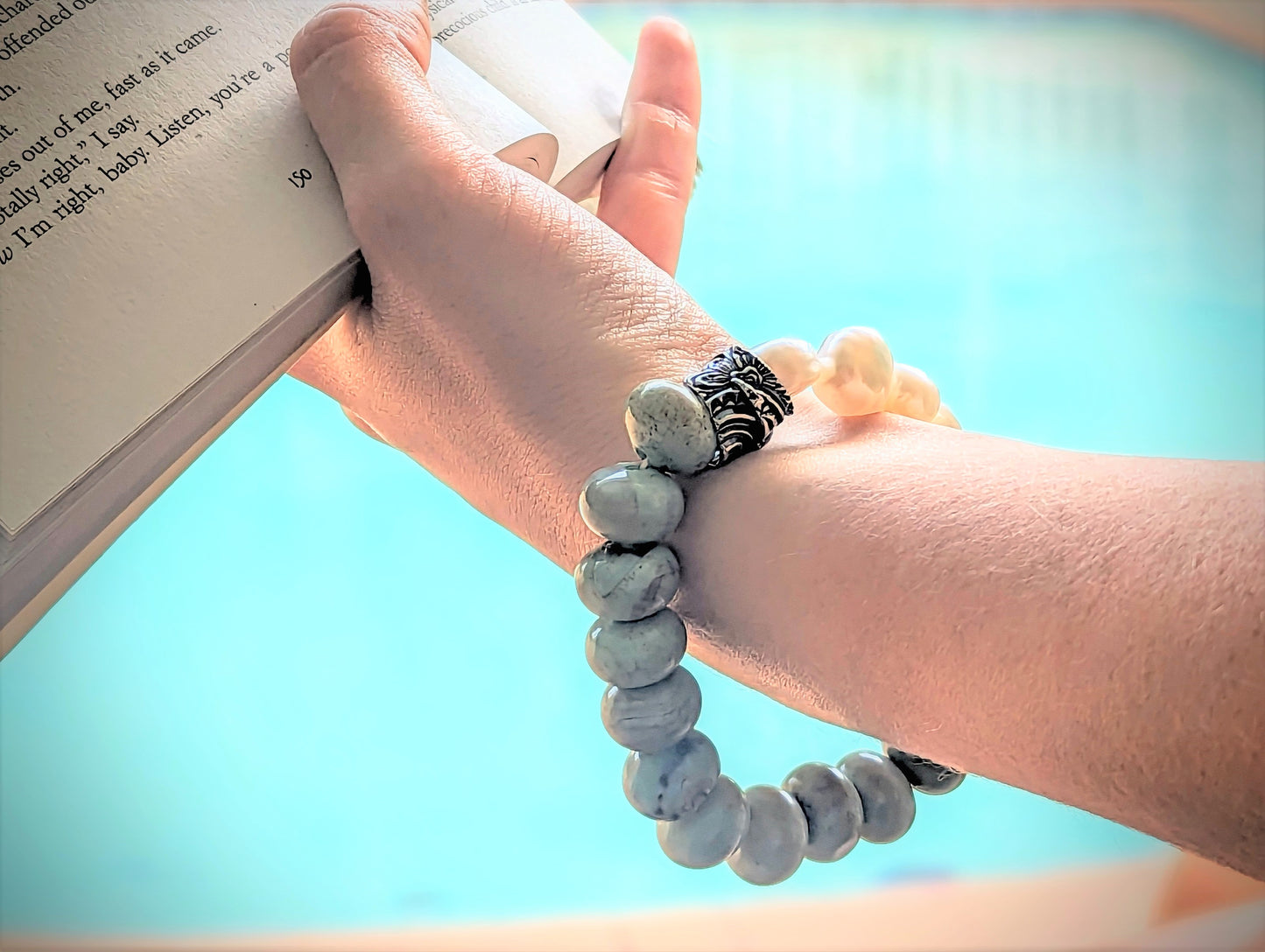 Agate and Pearl Chunky Beachy Bracelet, Artisan Bohemian Elastic Gemstone Bracelet