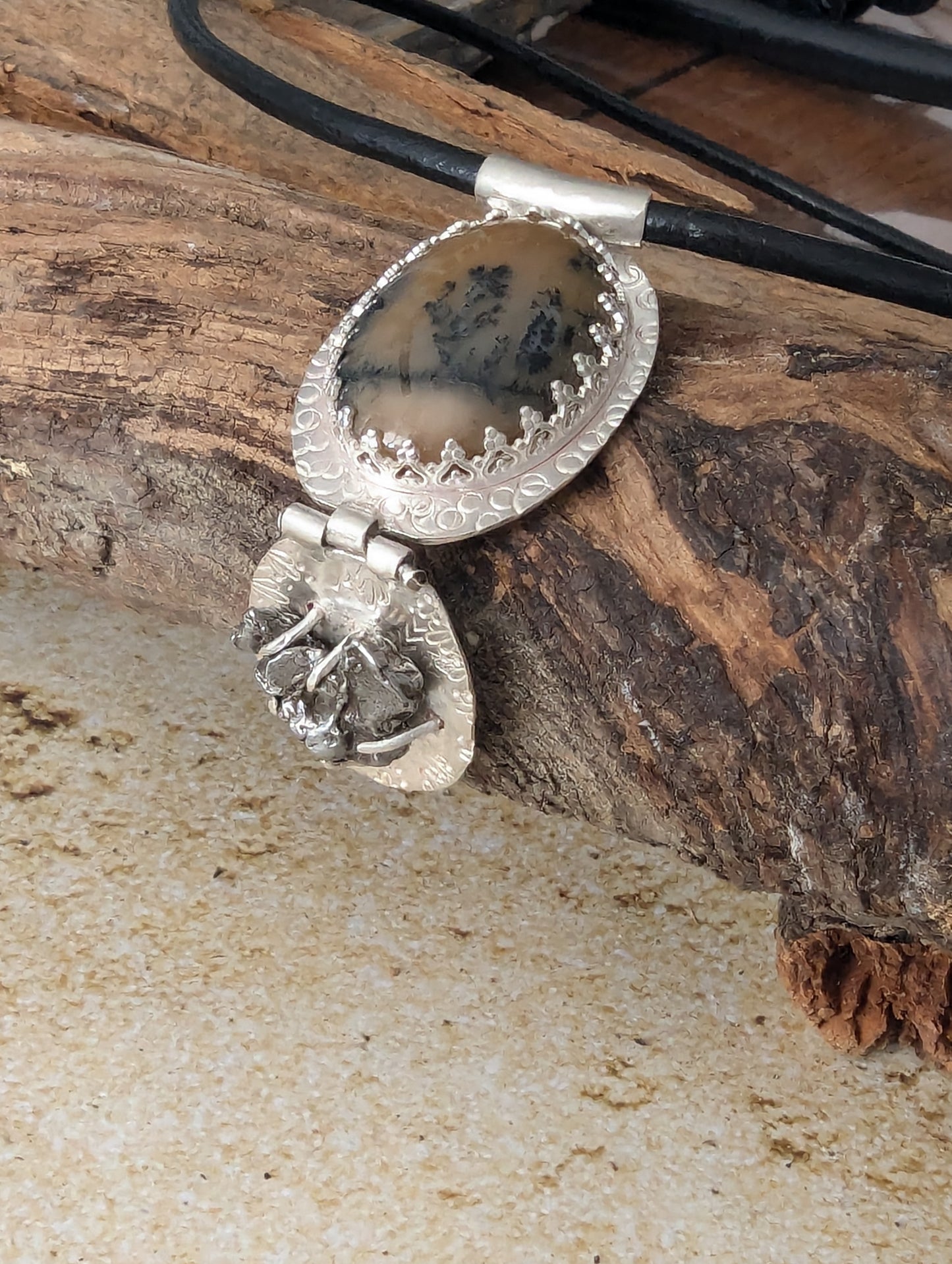 Out-of-This-World Meteorite and Dendritic Agate Kinetic Pendant Necklace